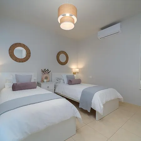 Lolita Villa *